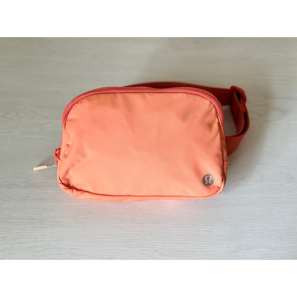 Lululemon Everywhere Belt Bag *1L
Golden Apricot / Warm Coral - Picture 6 of 12